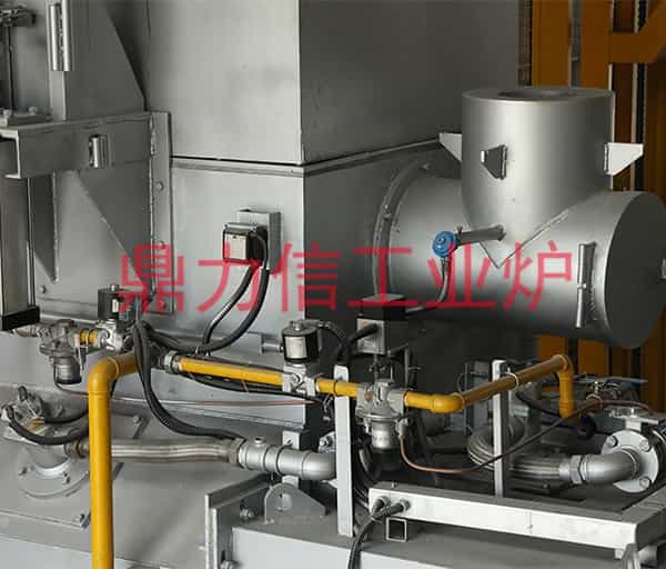 機(jī)邊熔化保溫爐